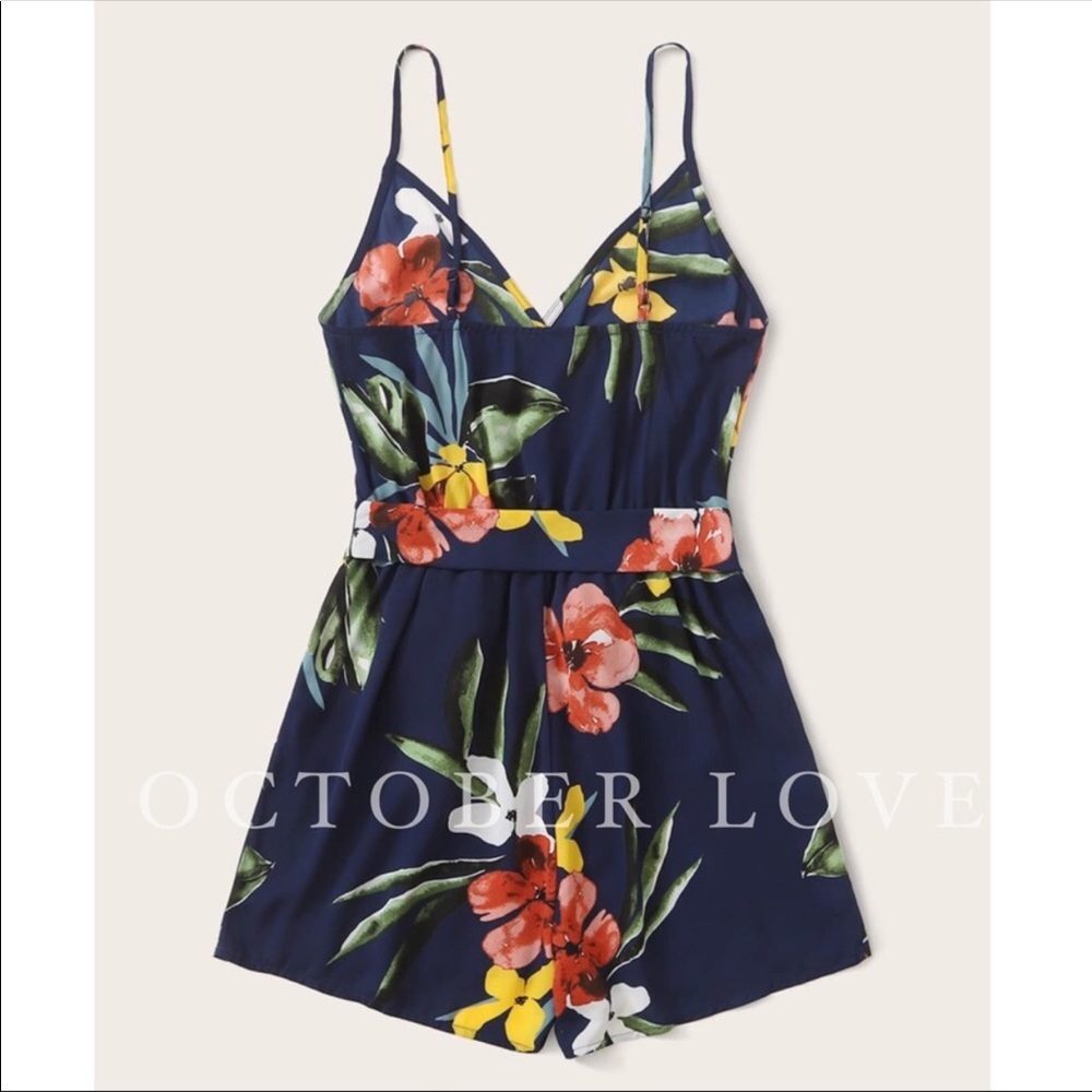 🍃1 LEFT M🎉3 for $20💕NWT Navy Trop Belted Romper - Picture 2 of 12